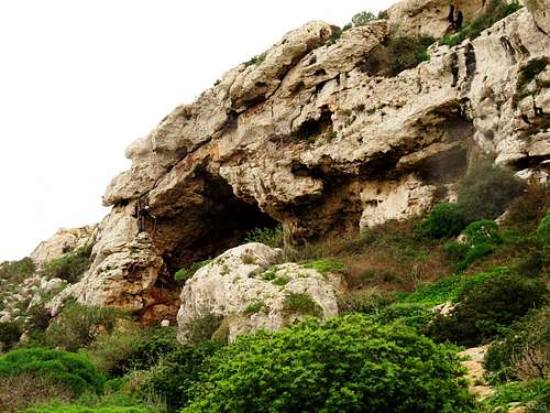 Crucifix Cave, Malta