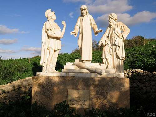 <a href=https://en.wikipedia.org/wiki/Stations_of_the_Cross>Way of the Cross</a> at Ta'Pinu - statue 4