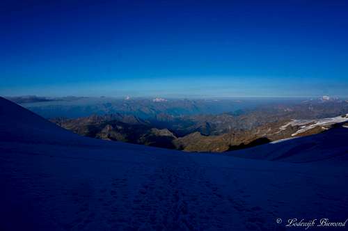 Gran Paradiso (13323ft / 4061m) & Mont Blanc (15774 ft / 4808m)