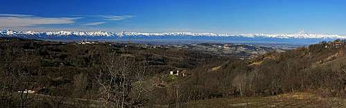 Langhe country, the view on Western Alps