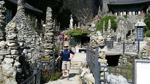 Tapsa, Among the Pagodas