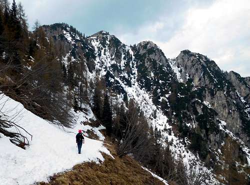 Crossing the snow slopes below Pozza di Cadria saddle