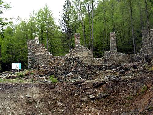 Druges/Pouria Remains of Trèves old furnace 2016