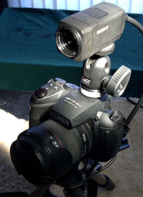 Sony HXR-MC1P Hd mini camera.