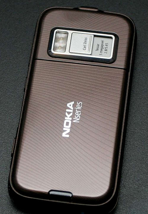 Nokia N85.